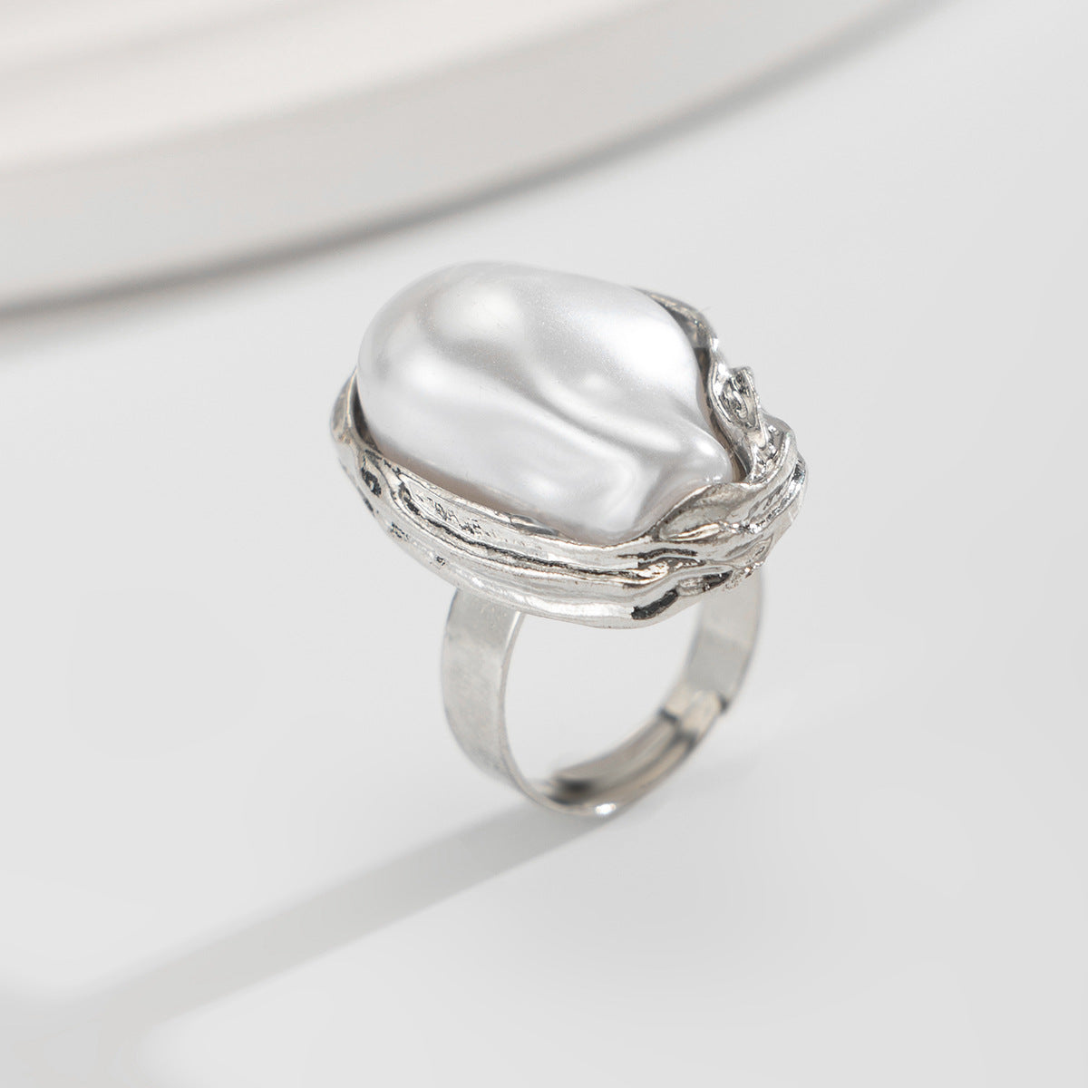 Irregular pearl rings